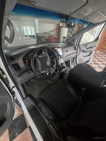 Hyundai H-1 2010, 310,000 km - 2.5 л - Balakən