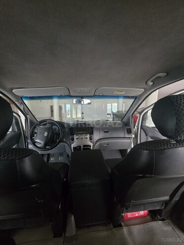 Hyundai H-1 2010, 310,000 km - 2.5 л - Balakən