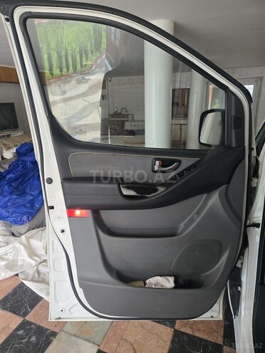 Hyundai H-1 2010, 310,000 km - 2.5 л - Balakən