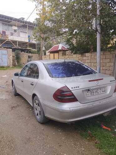 Mercedes E 220 2003, 319,585 km - 2.2 l - Bakı