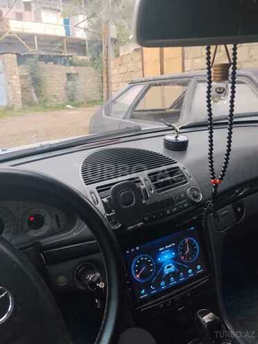 Mercedes E 220 2003, 319,585 km - 2.2 l - Bakı
