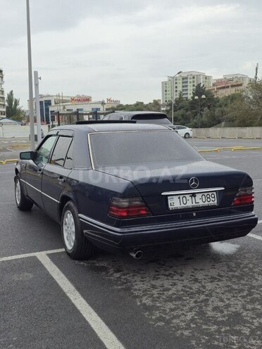 Mercedes E 220 1995, 620,000 km - 2.2 л - Bakı