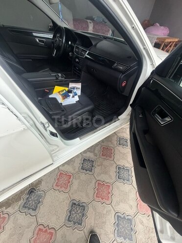 Mercedes E 200 2013, 210,326 km - 1.8 л - Qazax