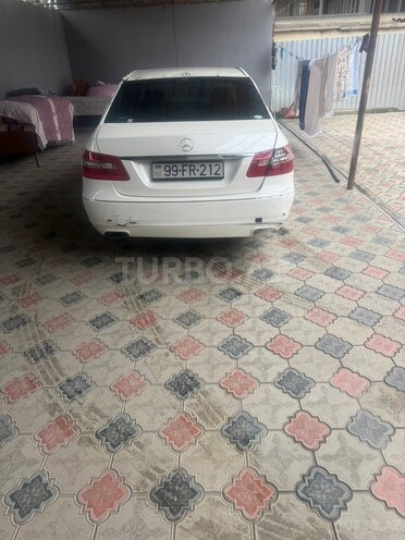 Mercedes E 200 2013, 210,326 km - 1.8 л - Qazax