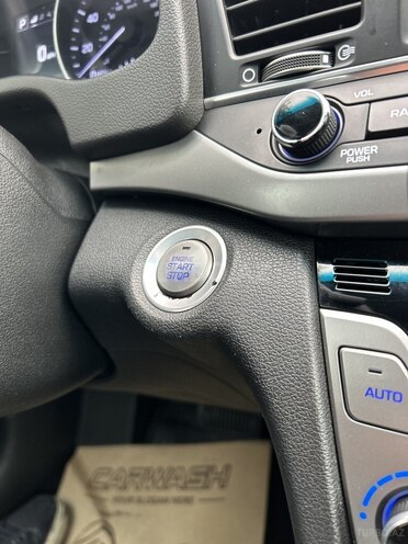 Hyundai Elantra 2016, 92,500 km - 2.0 l - Bakı