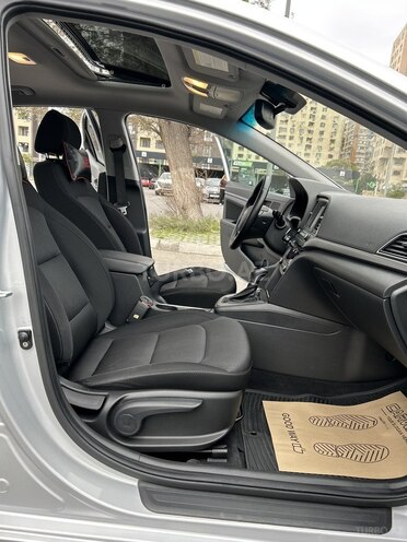 Hyundai Elantra 2016, 92,500 km - 2.0 l - Bakı