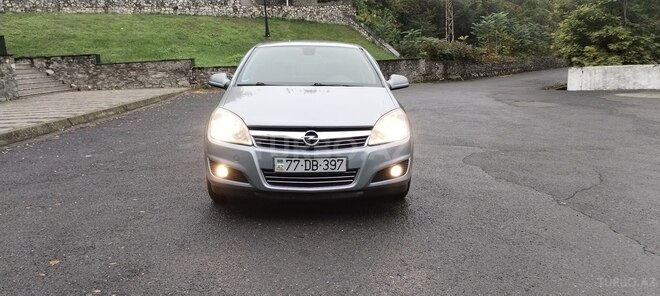 Opel Astra 2009, 211,000 km - 1.4 l - Şəki