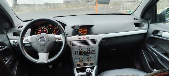 Opel Astra 2009, 211,000 km - 1.4 l - Şəki