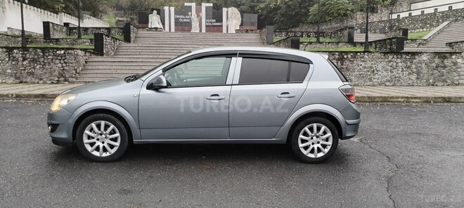 Opel Astra 2009, 211,000 km - 1.4 l - Şəki