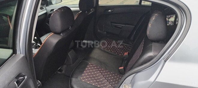 Opel Astra 2009, 211,000 km - 1.4 l - Şəki