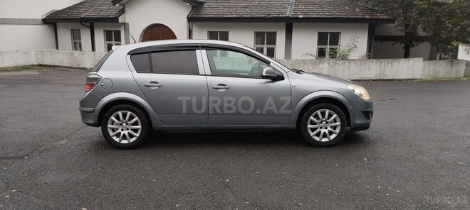 Opel Astra 2009, 211,000 km - 1.4 l - Şəki
