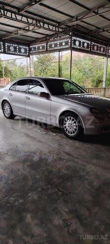 Mercedes E 240 2002, 249,586 km - 2.6 л - Saatlı