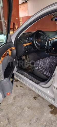 Mercedes E 240 2002, 249,586 km - 2.6 л - Saatlı