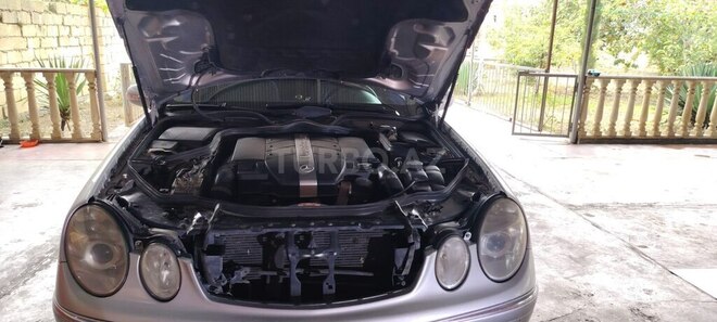 Mercedes E 240 2002, 249,586 km - 2.6 л - Saatlı
