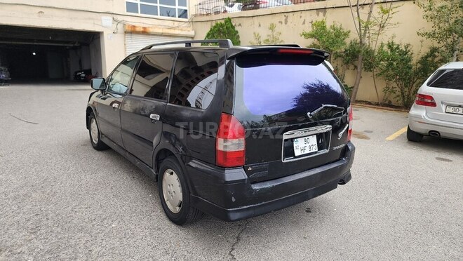 Mitsubishi Chariot 2000, 357,000 km - 2.4 l - Bakı