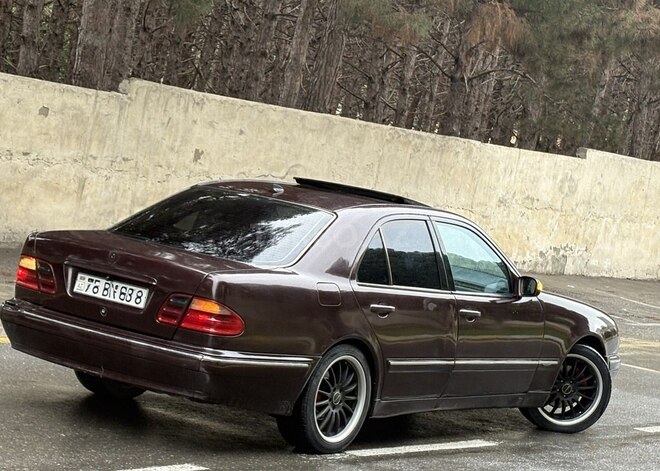 Mercedes E 270 2000, 265,000 km - 2.7 l - Bakı