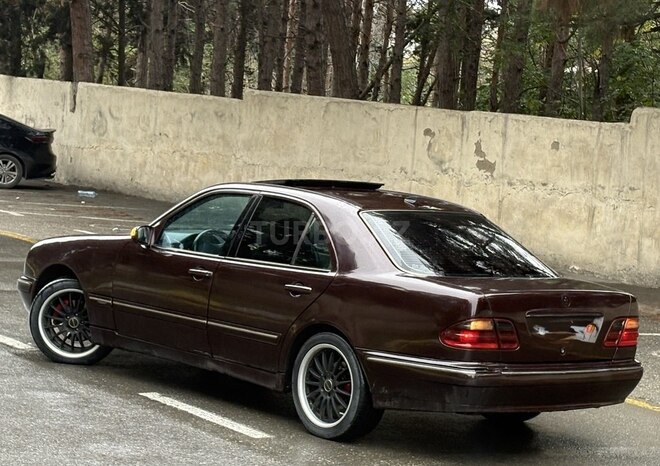 Mercedes E 270 2000, 265,000 km - 2.7 l - Bakı