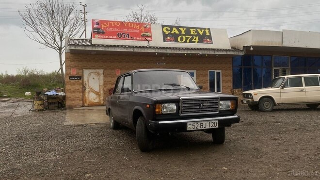 LADA (VAZ) 2107 2004, 87,600 km - 1.6 l - Salyan