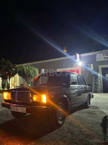 LADA (VAZ) 2107 2004, 87,600 km - 1.6 l - Salyan