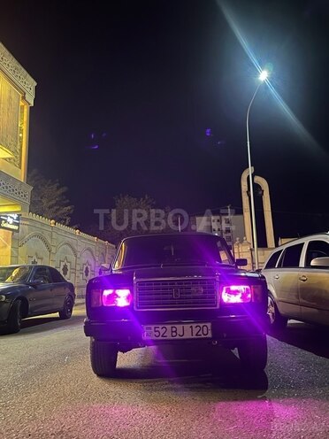 LADA (VAZ) 2107 2004, 87,600 km - 1.6 l - Salyan