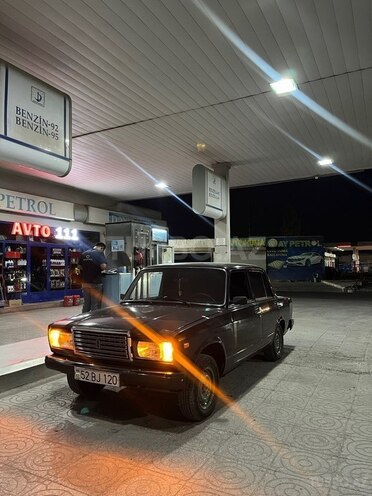 LADA (VAZ) 2107 2004, 87,600 km - 1.6 l - Salyan