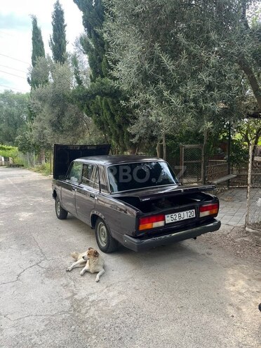 LADA (VAZ) 2107 2004, 87,600 km - 1.6 l - Salyan