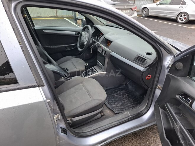 Opel Astra 2006, 260,000 km - 1.3 л - Bakı