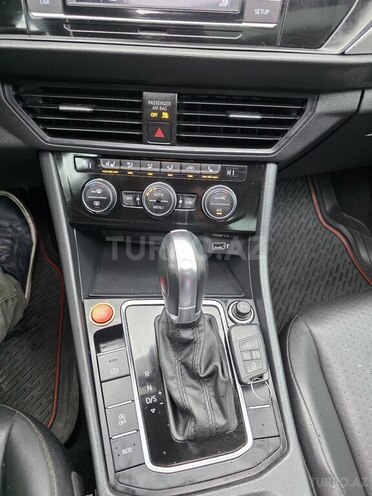 Volkswagen Jetta 2018, 97,000 km - 1.4 л - Bakı
