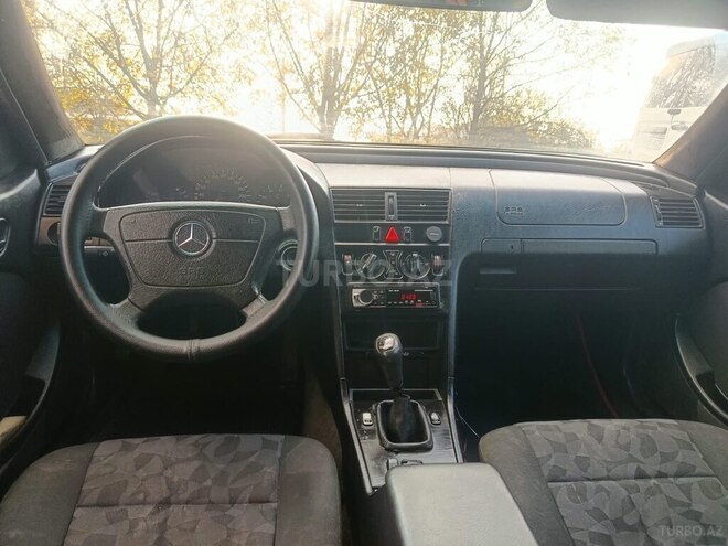 Mercedes C 180 1997, 396,582 km - 1.8 л - Zaqatala