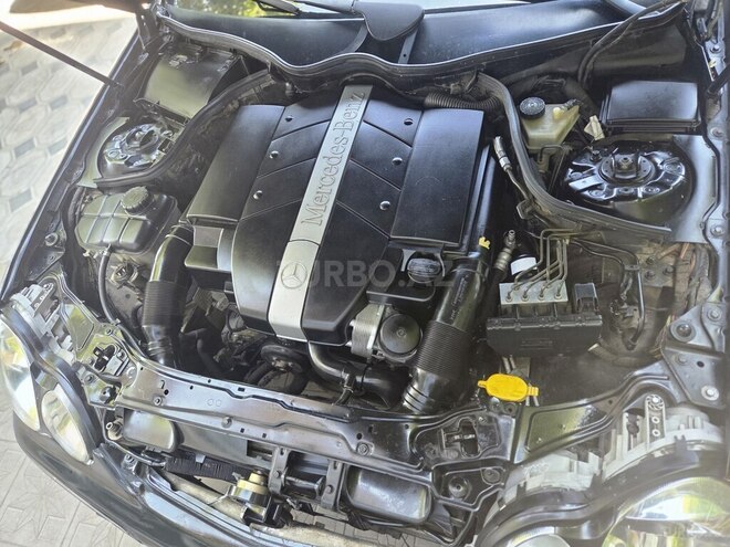 Mercedes C 240 2001, 360,000 km - 2.6 л - Qazax