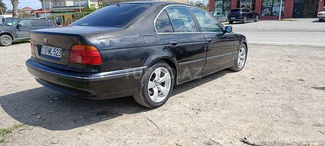 BMW 528 1997, 400,000 km - 2.8 л - Quba