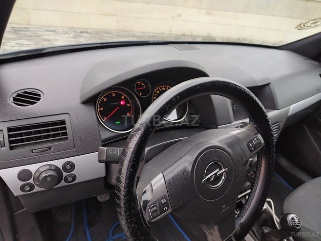 Opel Astra 2005, 500,000 km - 1.7 l - Yevlax