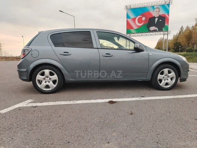 Opel Astra 2005, 500,000 km - 1.7 l - Yevlax