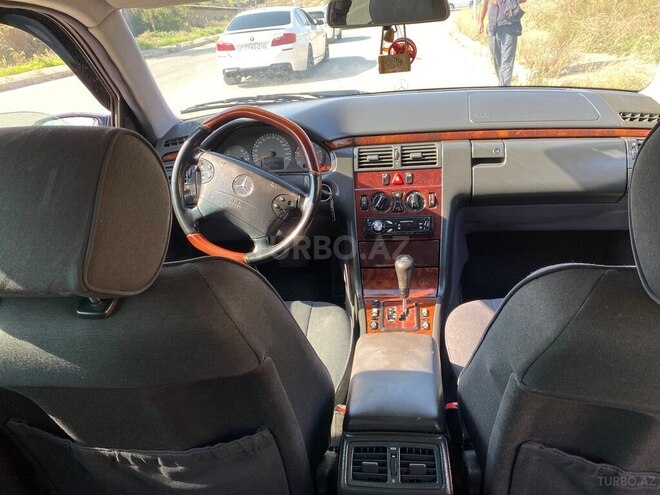 Mercedes E 220 1999, 361,093 km - 2.2 л - Masallı