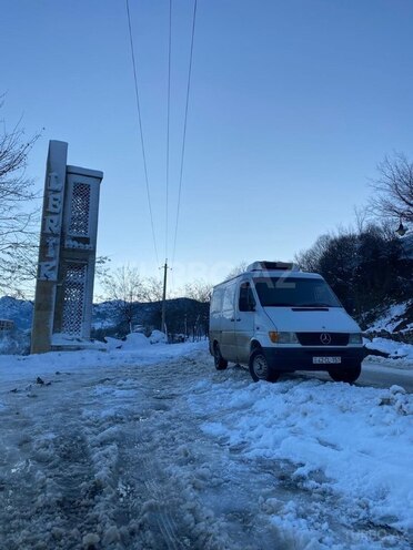 Mercedes Sprinter 208 1997, 888,568 km - 2.2 l - Lənkəran