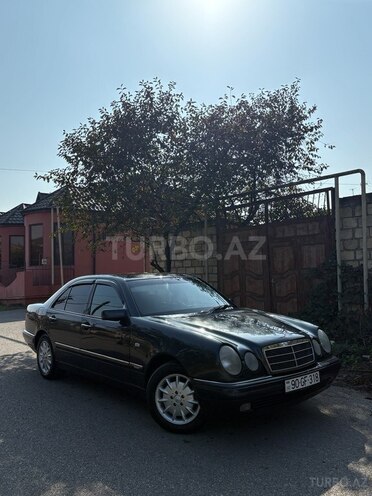 Mercedes E 230 1997, 451,000 km - 2.3 л - Quba
