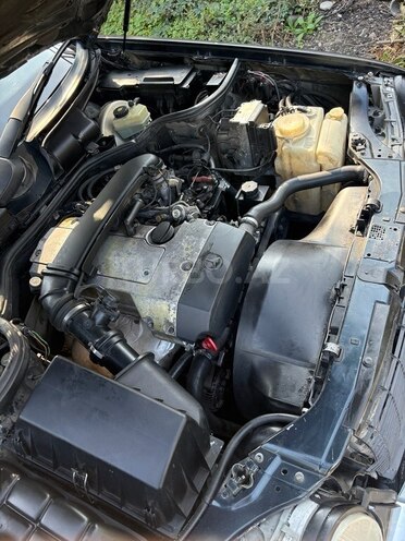 Mercedes E 230 1997, 451,000 km - 2.3 л - Quba