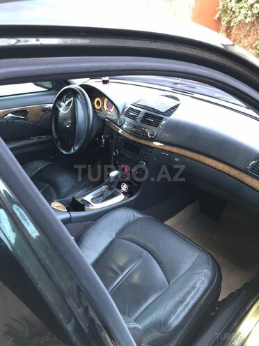 Mercedes E 220 2004, 280,000 km - 2.2 л - Ağcabədi