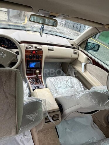 Mercedes E 240 1999, 325,408 km - 2.4 л - Bakı