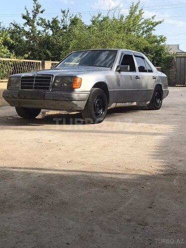 Mercedes 190 1990, 250,000 km - 2.5 л - Salyan
