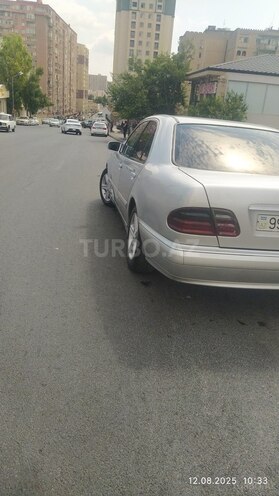 Mercedes E 220 2000, 372,000 km - 2.2 l - Bakı