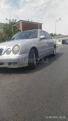 Mercedes E 220 2000, 372,000 km - 2.2 l - Bakı