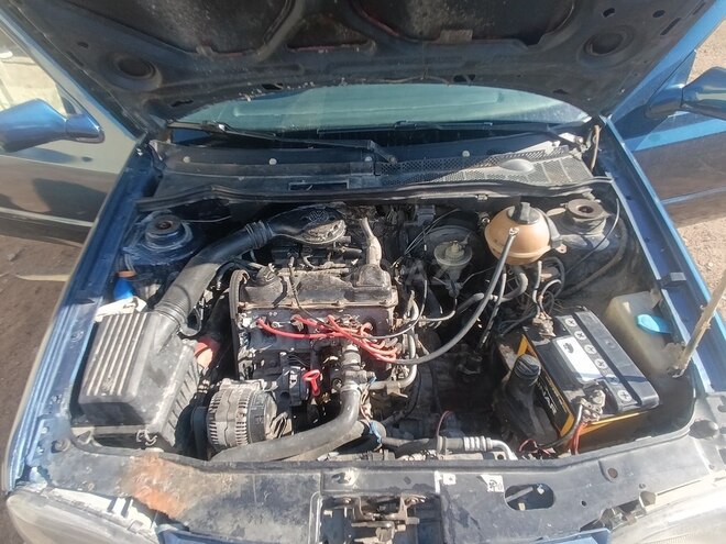 Volkswagen Golf 1993, 200,222 km - 1.8 l - Bakı