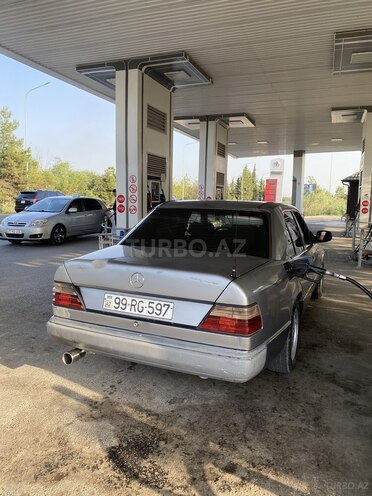 Mercedes 190 1990, 250,000 km - 2.5 л - Salyan