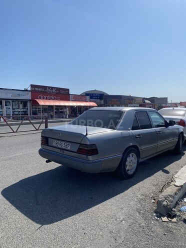 Mercedes 190 1990, 250,000 km - 2.5 л - Salyan