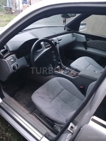 Mercedes E 230 1996, 342,451 km - 2.3 l - Quba
