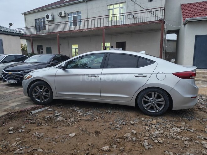Hyundai Elantra 2016, 235,000 km - 2.0 l - Bakı