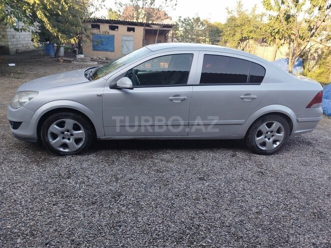Opel Astra 2008, 490,000 km - 1.3 l - Qusar