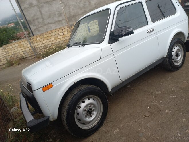 LADA (VAZ) Niva 2009, 390,000 km - 1.7 l - Lerik