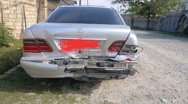 Mercedes E 230 1996, 342,451 km - 2.3 l - Quba